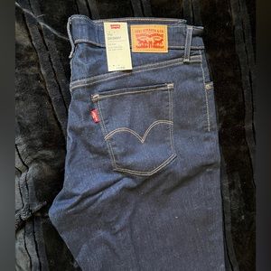 711 skinny mid rise slim through hip and thigh